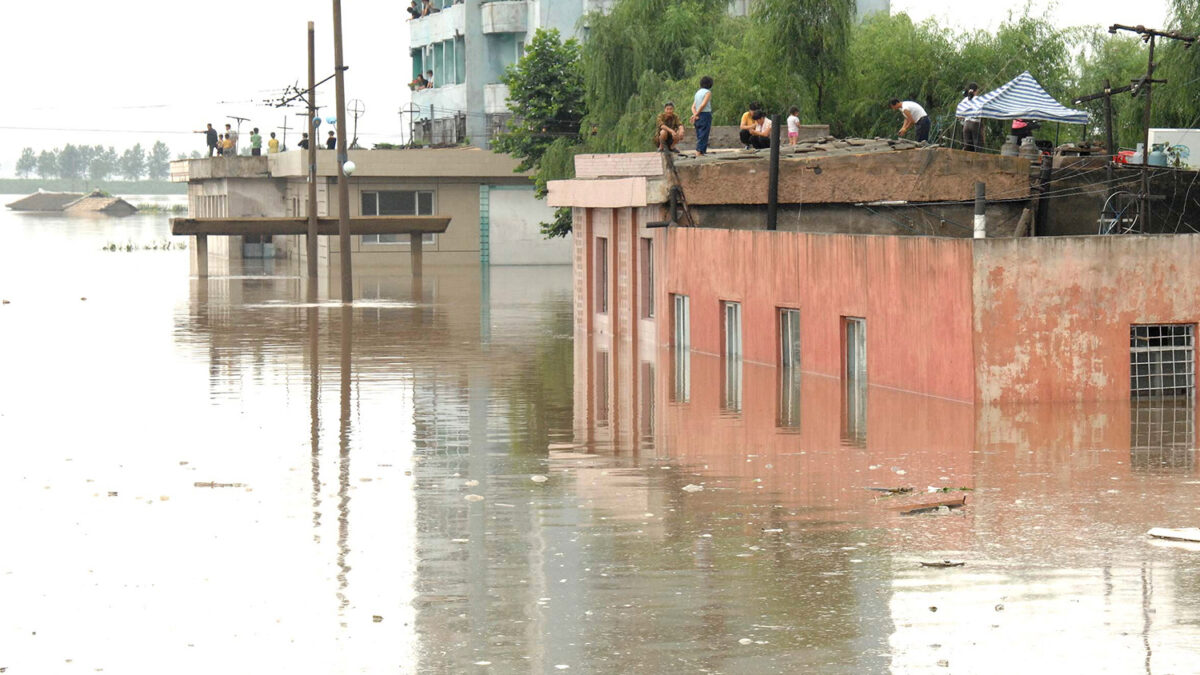 Cientos de fallecidos y desaparecidos tras las inundaciones de Corea del Norte