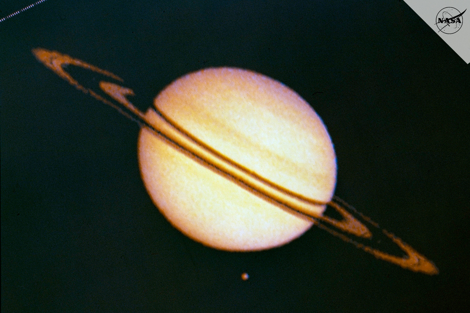 Los anillos de Saturno, al descubierto