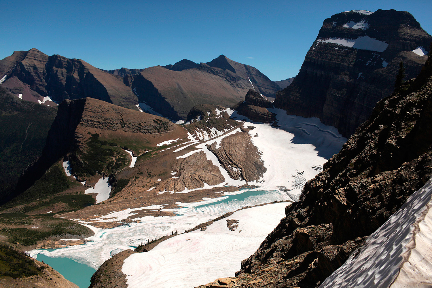 El Parque de los Glaciares, cruzado por una histórica autopista