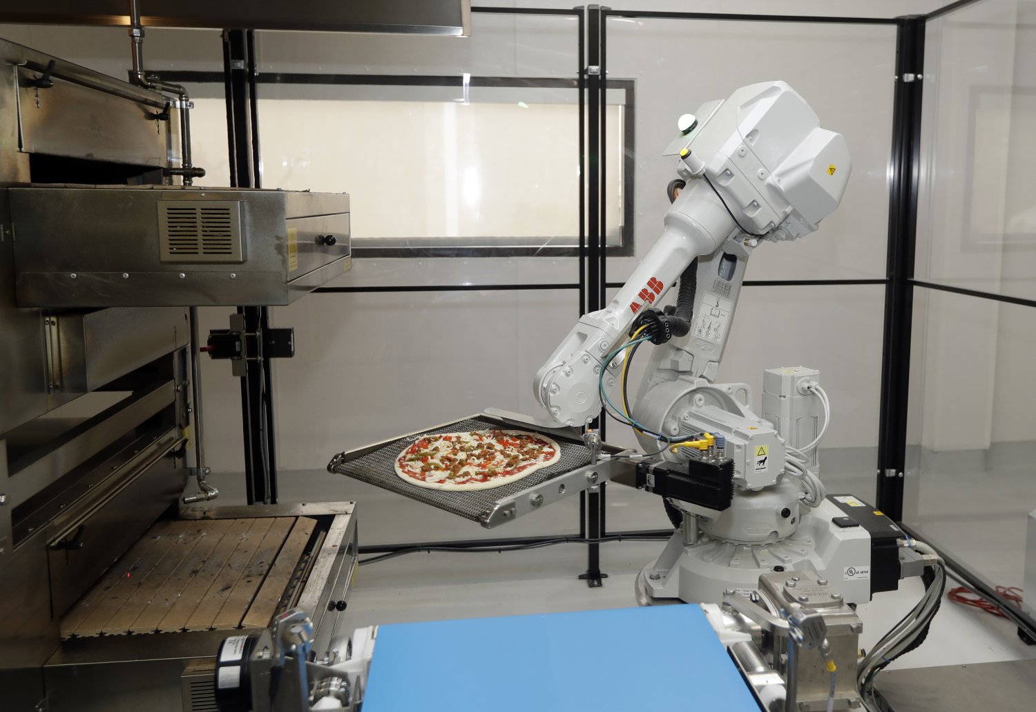 ¿Te comerías una pizza elaborada por un robot?