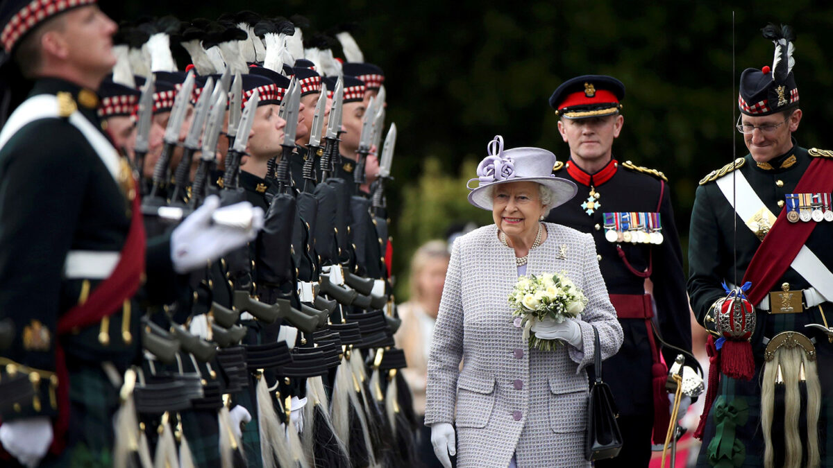 La reina de Inglaterra, entre los beneficiados por las ayudas agrícolas de la UE