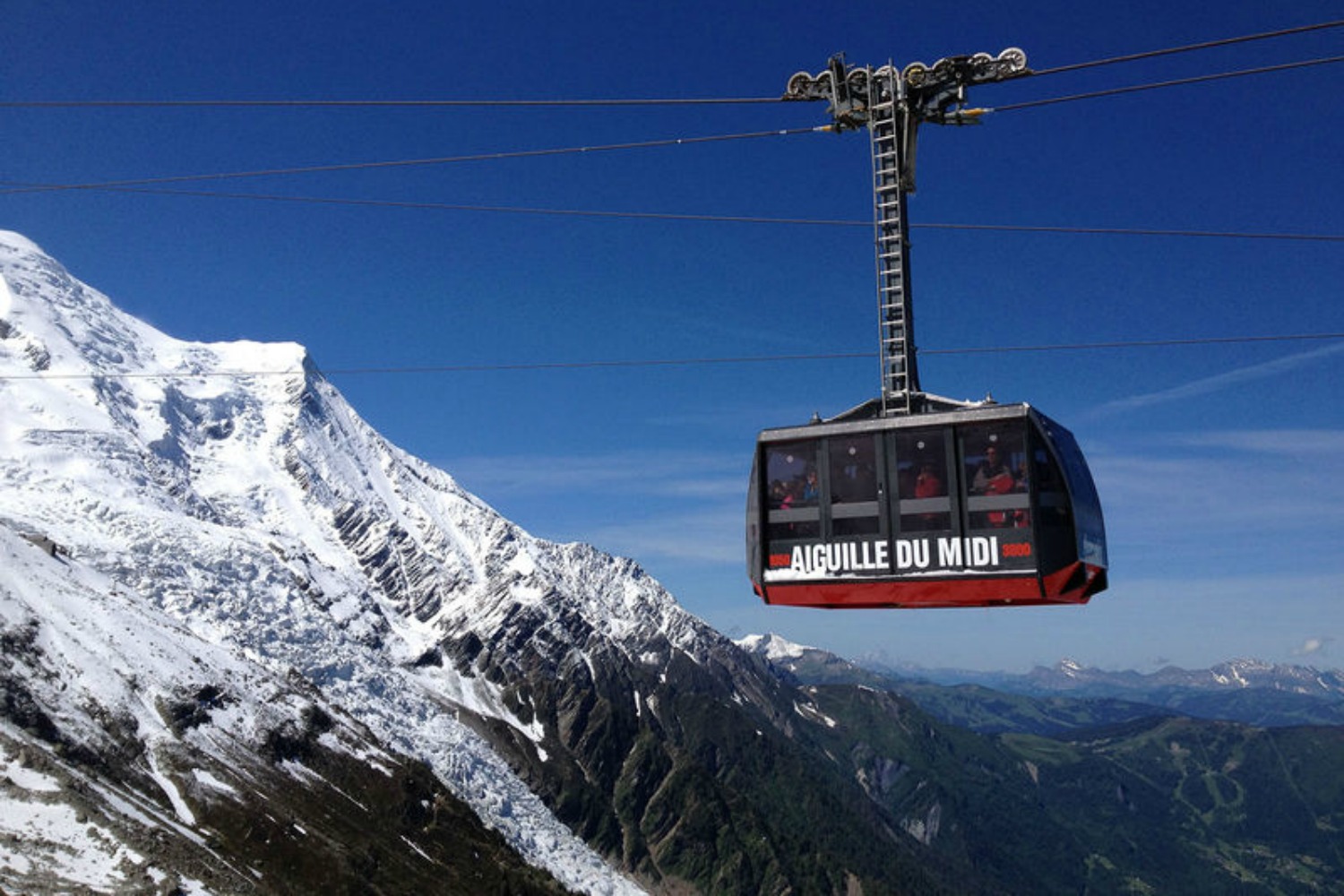 Evacúan a 60 personas atrapadas en el teleférico del Mont Blanc