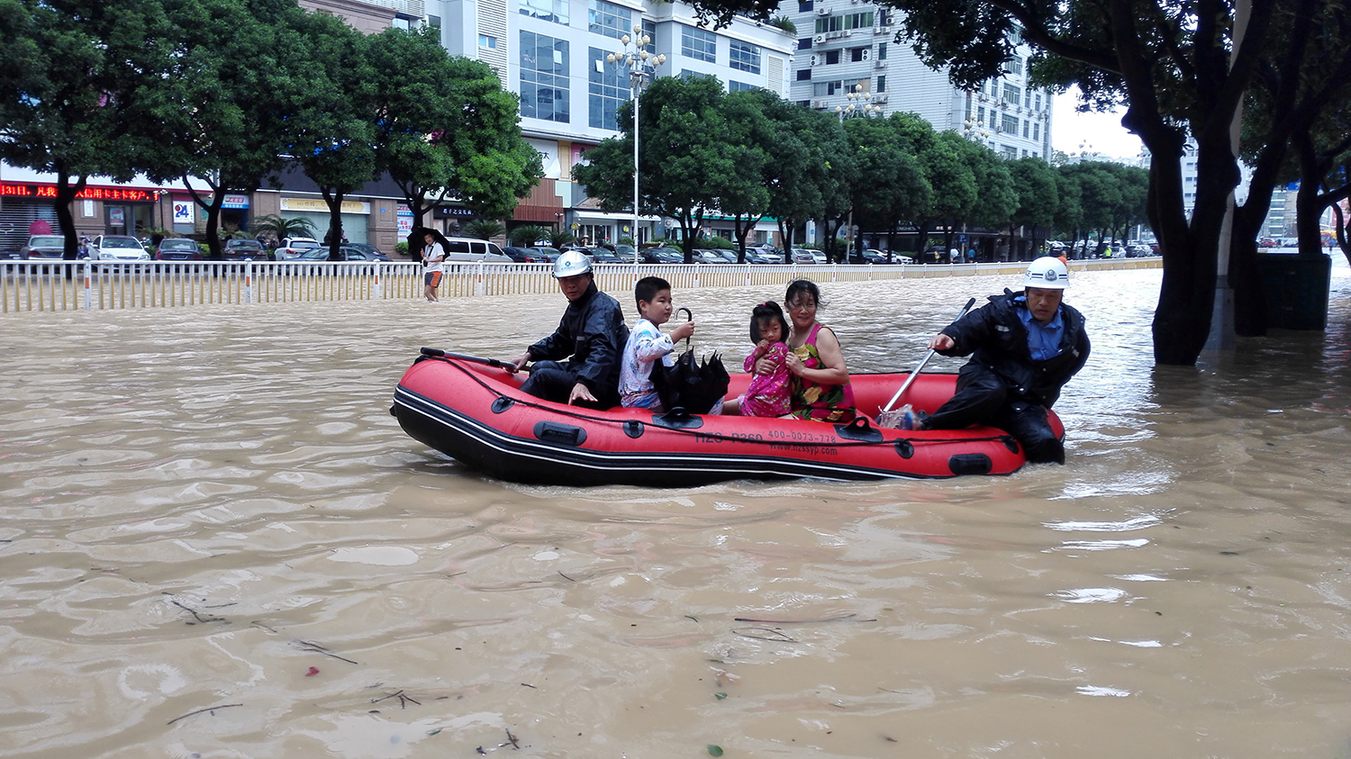 El tifón Megi causa numerosos daños y una veintena de desaparecidos en China