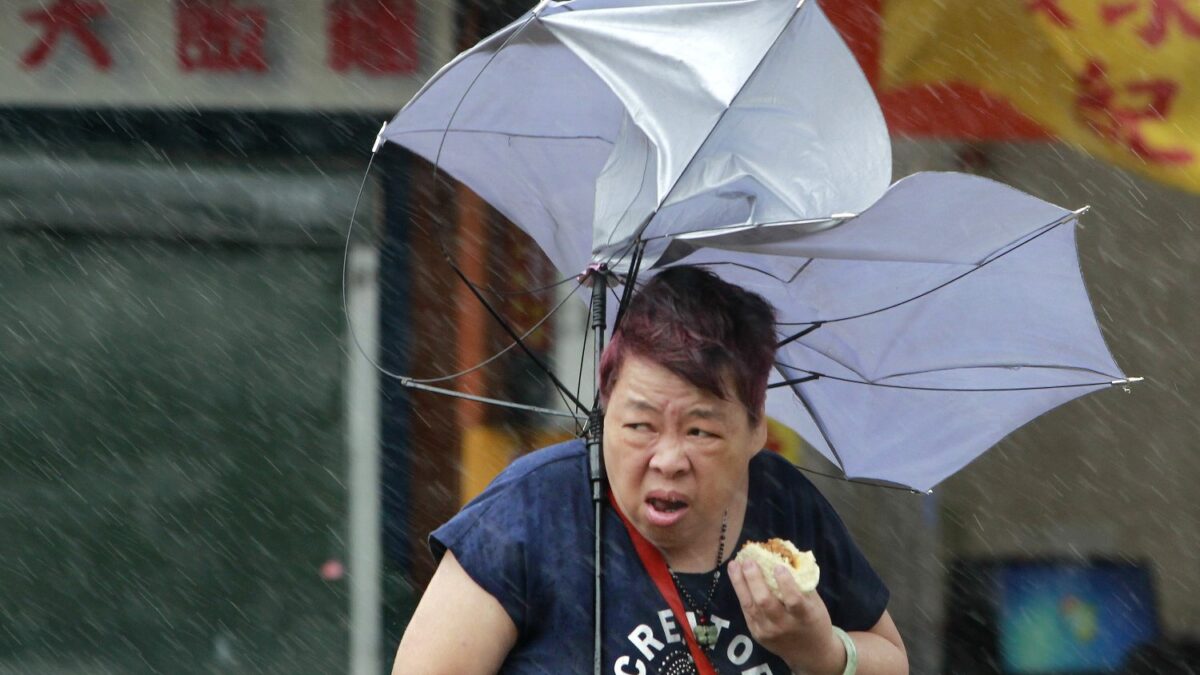 Megi llega a Taiwán, el tercer tifón en un mes