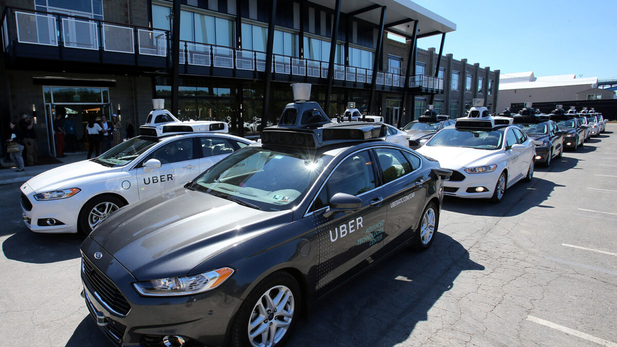 Uber pone en circulación sus primeros coches sin conductor