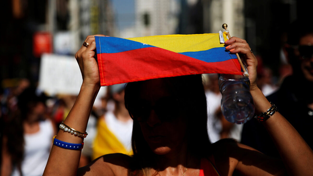 Madrid también marcha contra Maduro