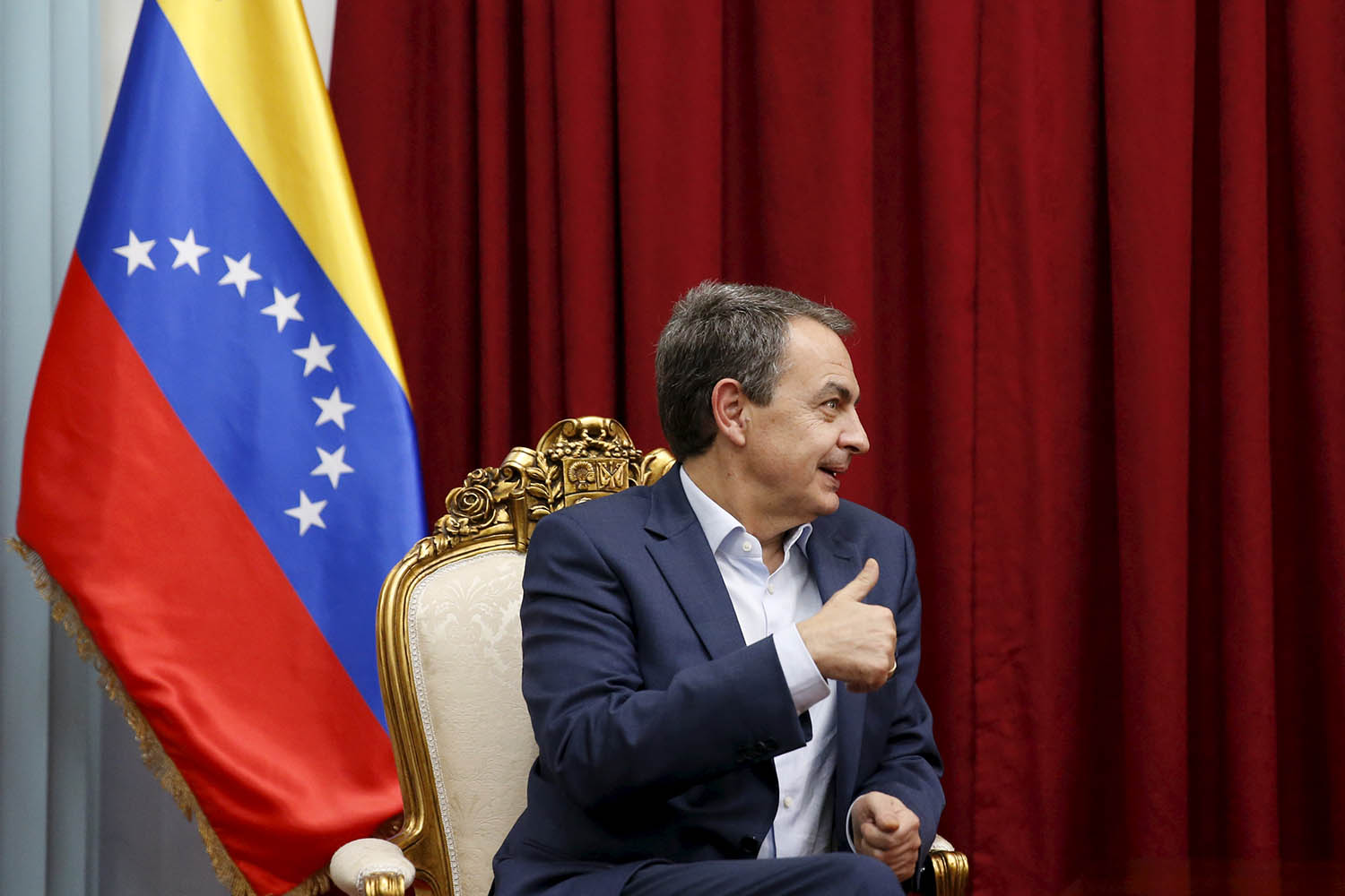 Zapatero se reúne con Maduro para analizar un posible diálogo con la oposición