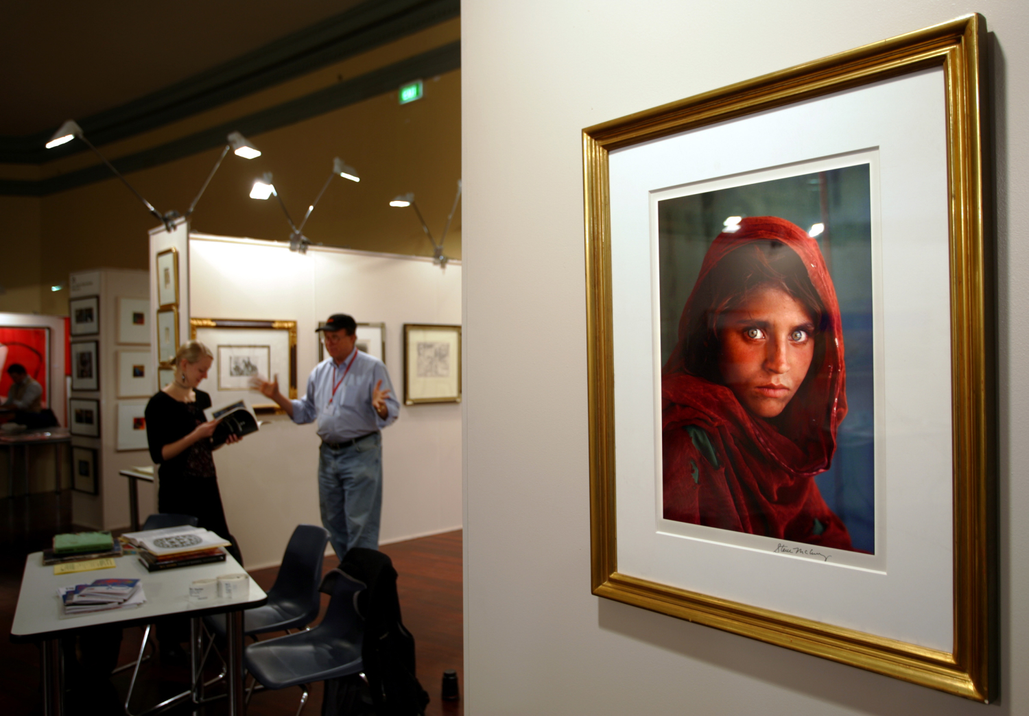 Detenida en Pakistán la niña afgana de ‘National Geographic’ que inmortalizó Steve McCurry