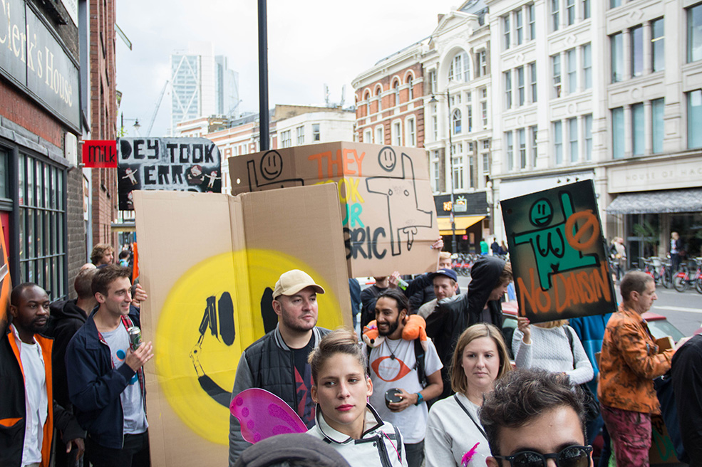 Jóvenes toman las calles por salvar la cultura en Londres (Foto: Marina Palacios)