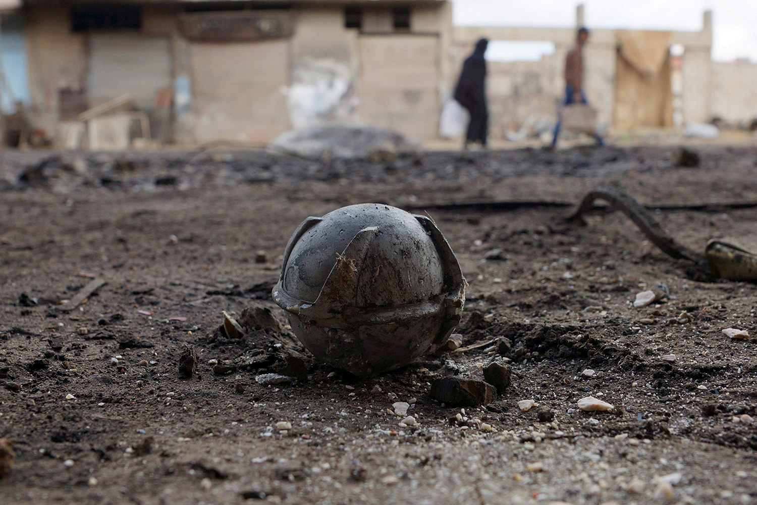 Una niña de cuatro años muere en Alepo tras confundir una bomba con un juguete