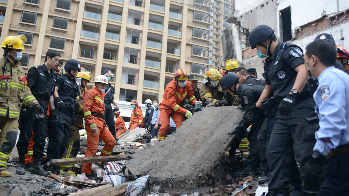 Una decena de fallecidos tras desplomarse cuatro edificios en China