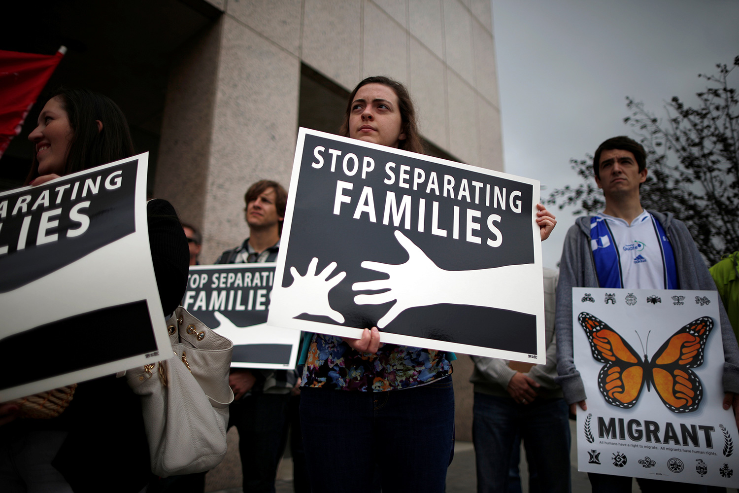 Estados Unidos prorroga la deportación de decenas de miles de inmigrantes