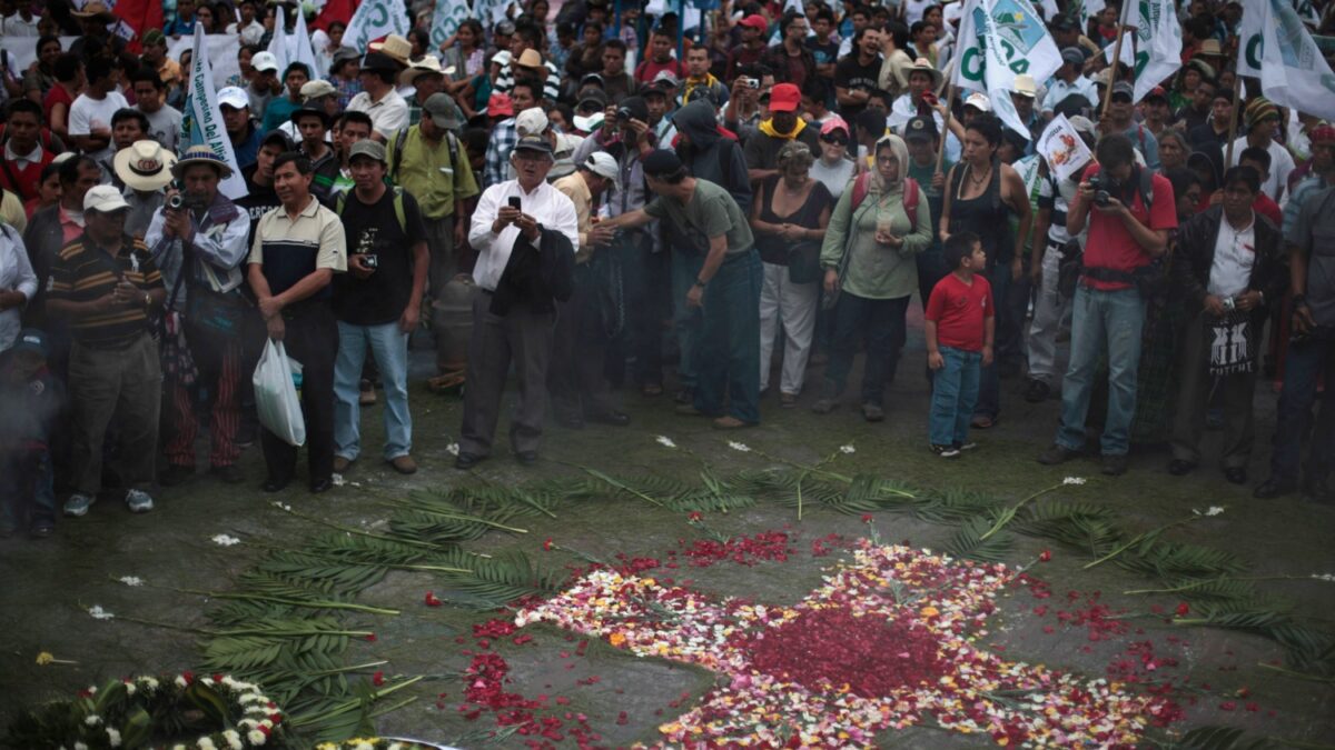 Los campesinos y grupos mayas celebran actos reivindicativos en Guatemala