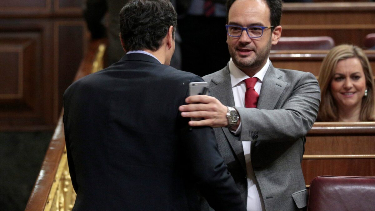 Un alto cargo de Moncloa se citó con Leire Díez y Cerdán para tener información de las saunas