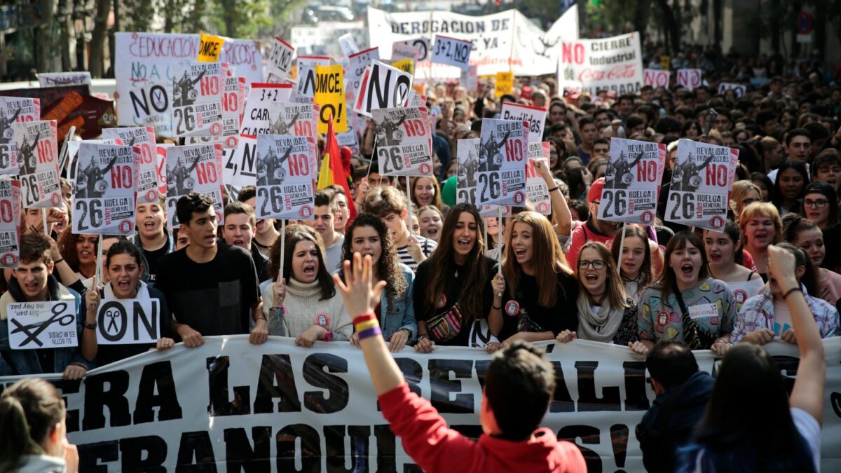 El rechazo a las reválidas de la Lomce paraliza las aulas del país