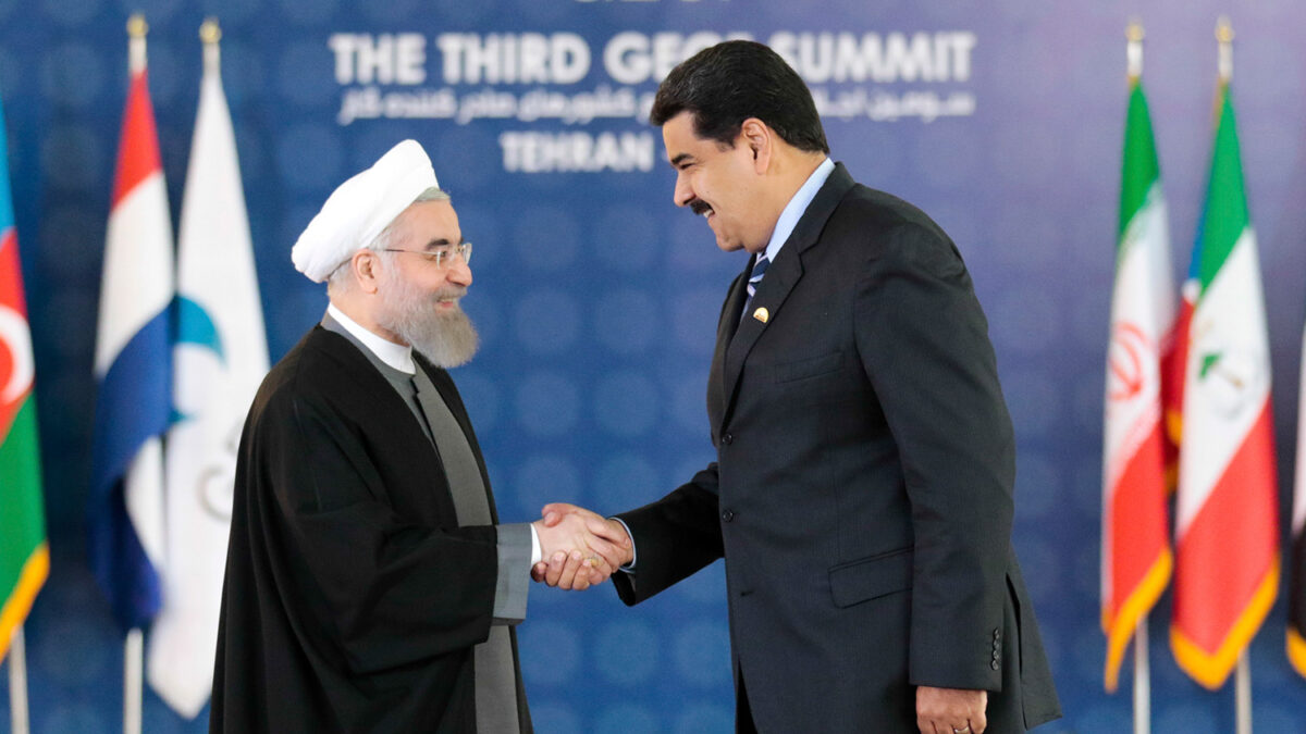Irán y Venezuela se comprometen a subir los precios del petróleo