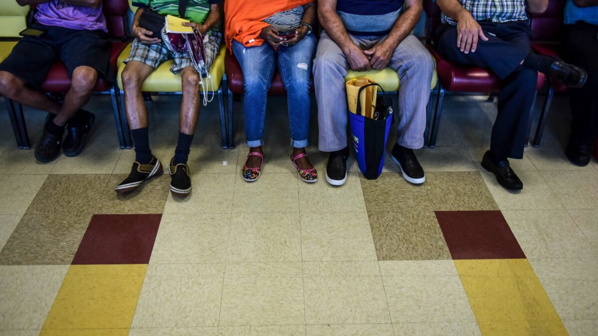 Los médicos huyen de Puerto Rico en busca de mejores oportunidades