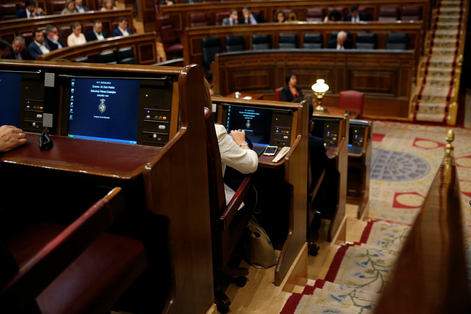 El PSOE decide el domingo entre la investidura de Rajoy o terceras elecciones