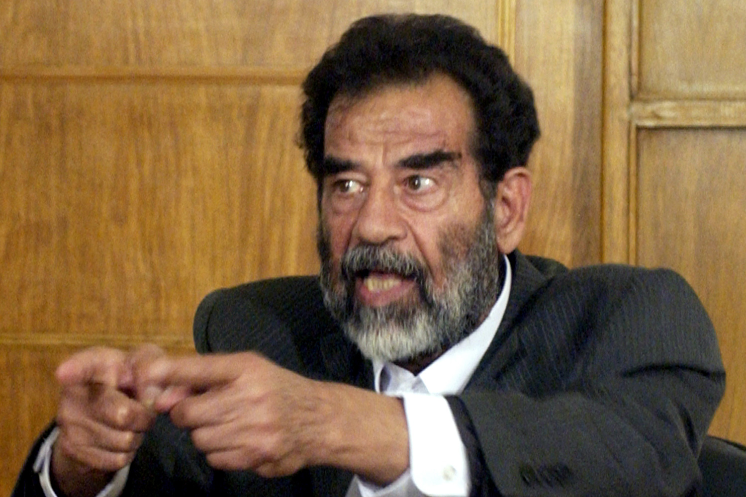 Saddam Hussein construyó una cámara de tortura en Nueva York