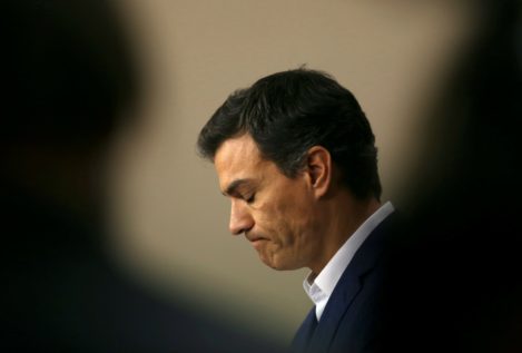 Sánchez renuncia a su escaño y anuncia que volverá a presentarse para liderar el PSOE