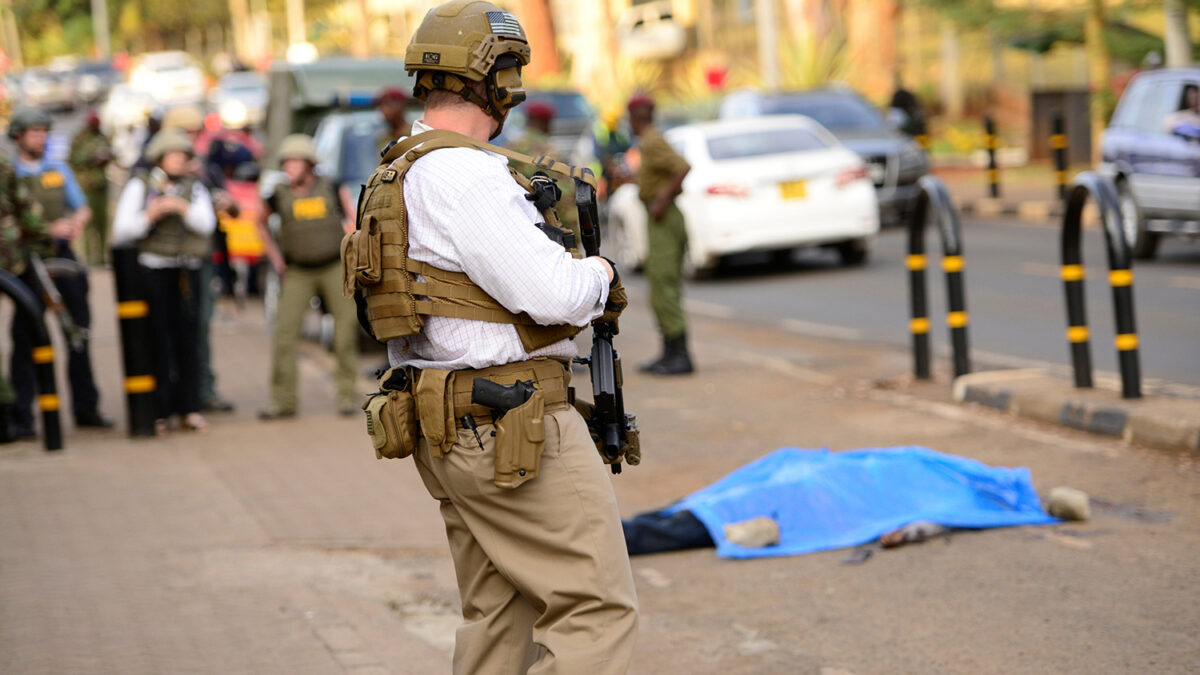 Abatido un presunto terrorista frente a la embajada estadounidense en Nairobi