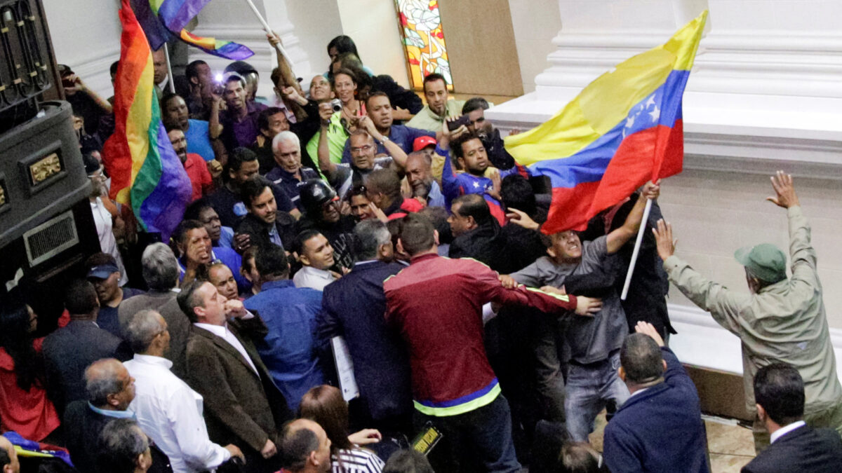 La Asamblea de Venezuela acusa al Gobierno de Maduro de intentar un ‘golpe de Estado’