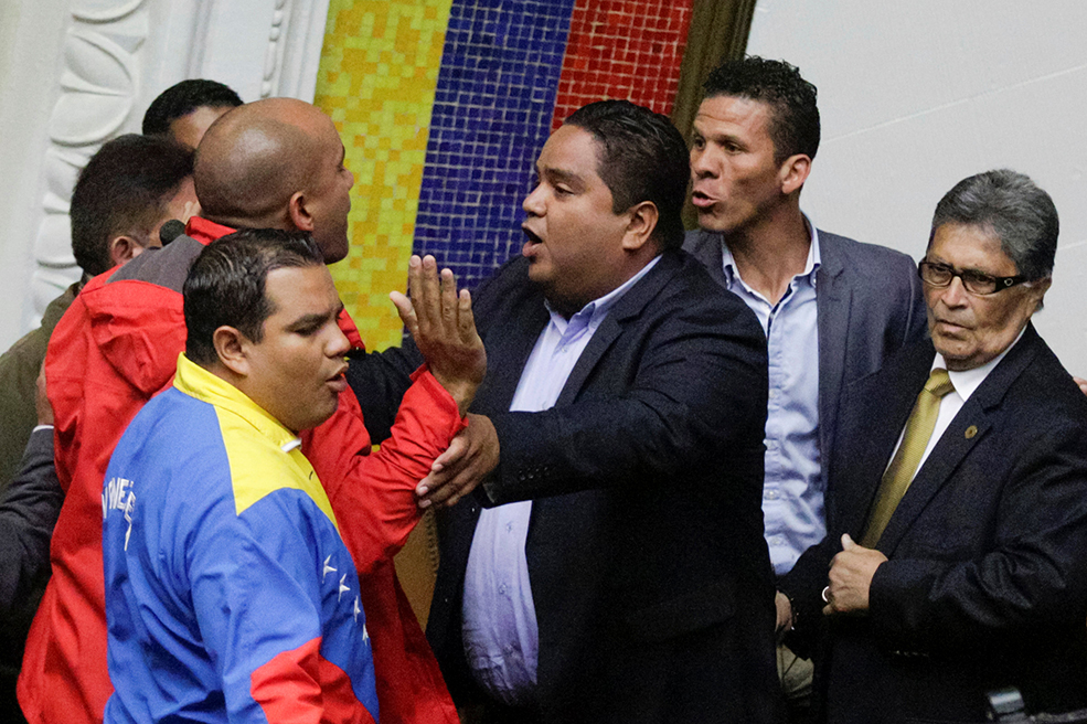 La Asamblea de Venezuela abre un juicio político a Nicolás Maduro