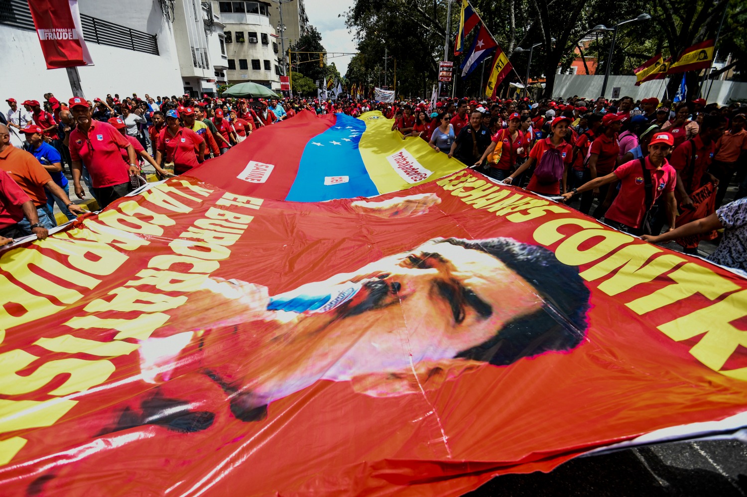 Venezuela aplaza las elecciones regionales y Maduro quiere adelantar las generales