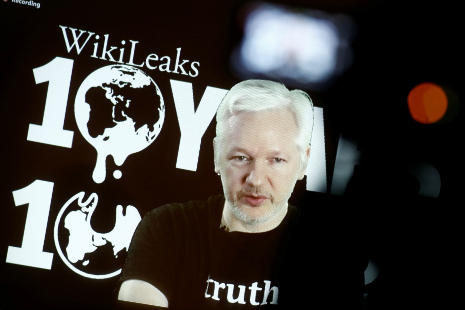 Ecuador retira a Julian Assange el acceso a Internet
