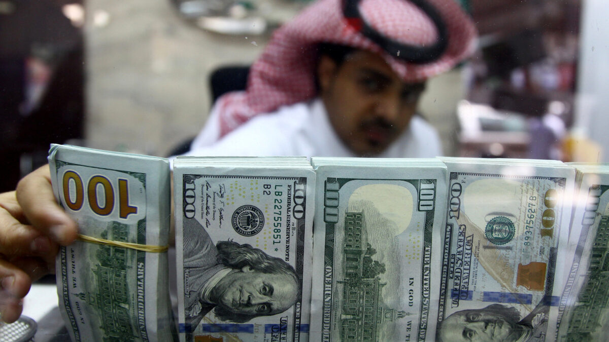 Arabia Saudí debe miles de millones a empresas privadas debido a la crisis del petróleo