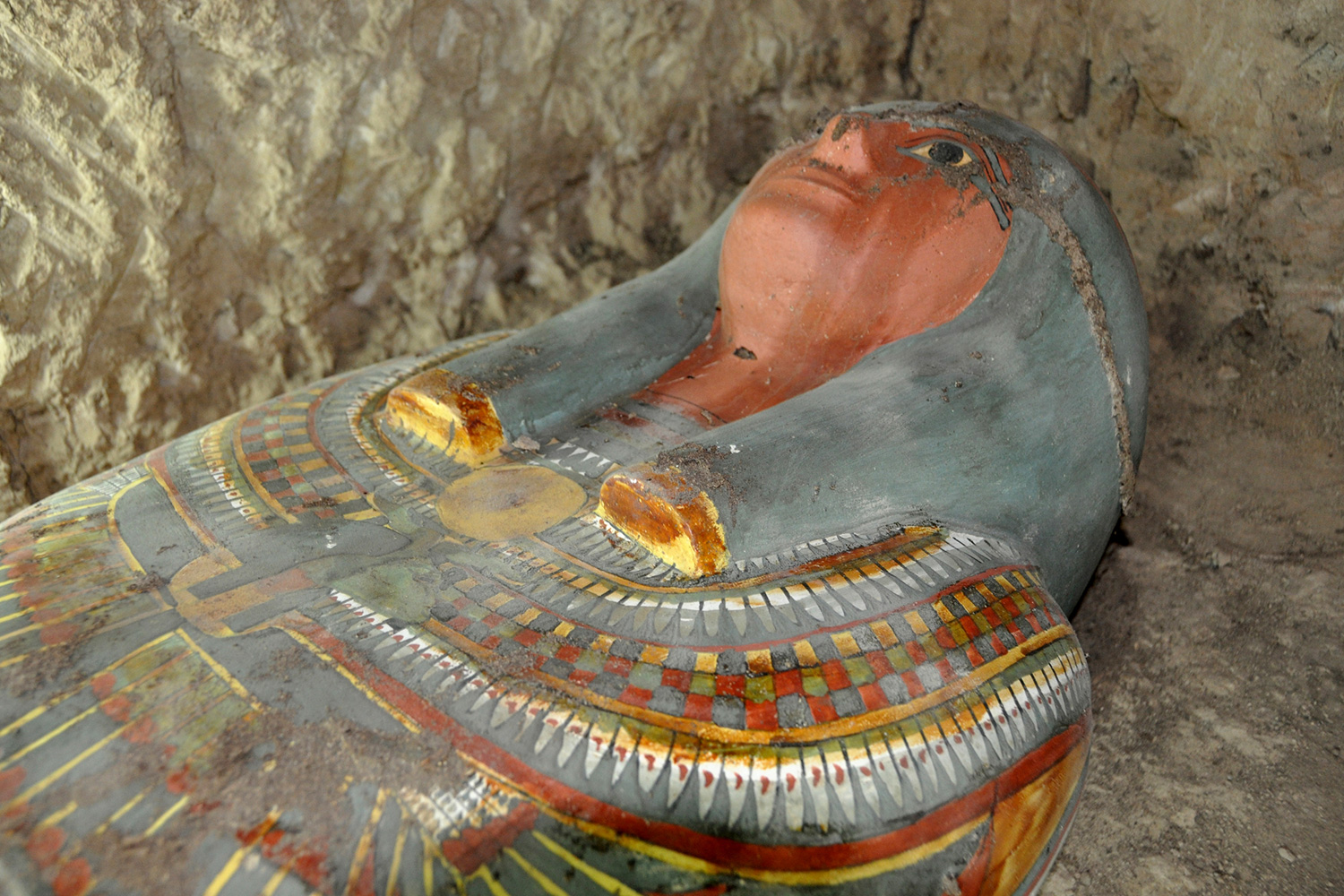 Arqueólogos españoles descubren una momia de 2.500 años de antigüedad en Egipto