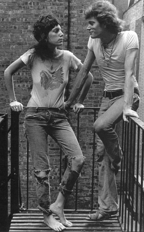 Robert Mapplethorpe y Patti Smith, fotografiados en el Chelsea por Norman en 1969