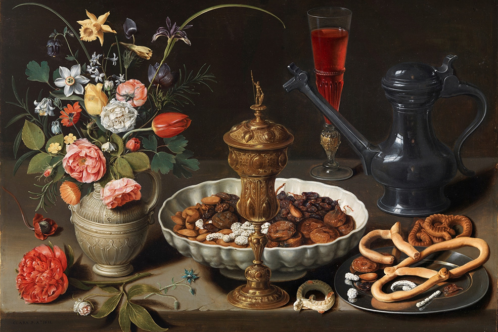 Bodegón con flores, copa de plata dorada, frutos secos, dulces, panecillos, vino y jarra de peltre, de Clara Peeters. (Foto: Museo del Prado)