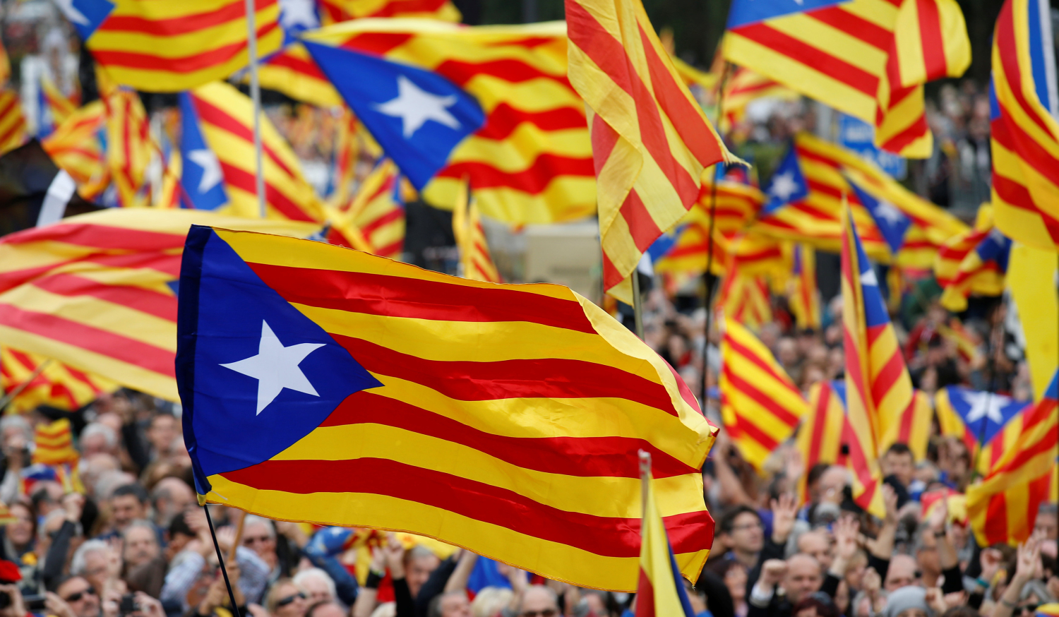 Cataluña tiene 11 impuestos más que Madrid: las 25 razones que ‘hunden’ su economía