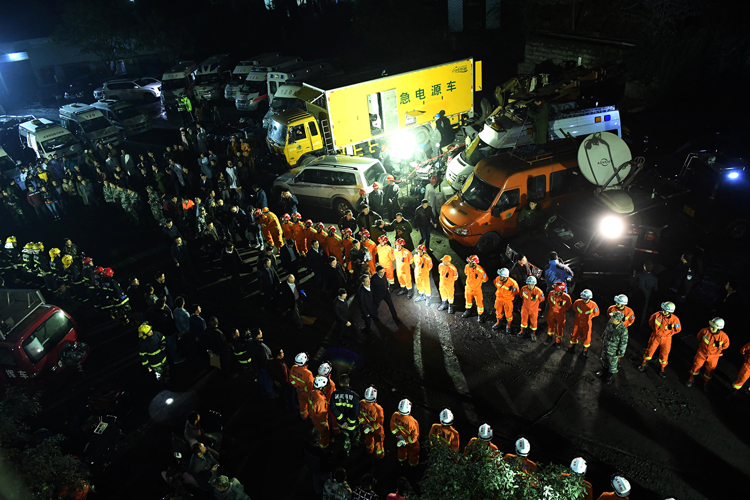 Encuentran los cuerpos sin vida de 33 mineros que quedaron atrapados en una mina tras una explosión