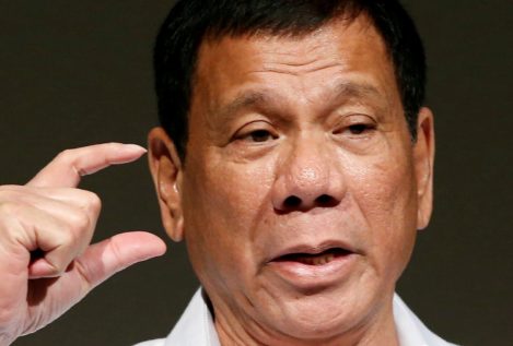 Duterte llama "tontos" y "monos" a los estadounidenses por parar una venta de armas