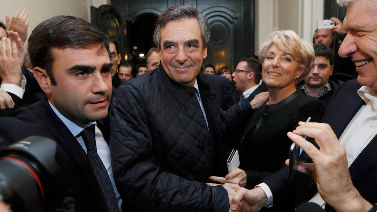 Fillon vence en las primarias de la derecha y Sarkozy se queda fuera