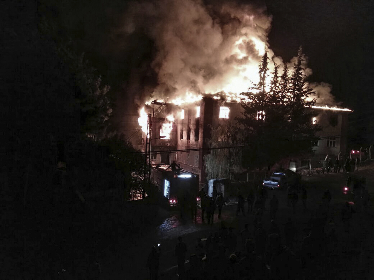 Un incendio en una residencia estudiantil turca deja 12 personas muertas