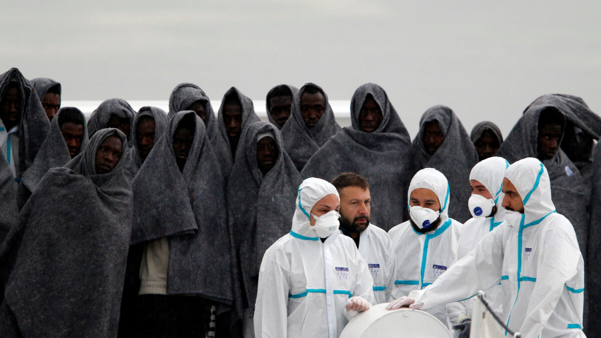 Rescatan a casi mil inmigrantes en el Mediterráneo en las últimas 24 horas