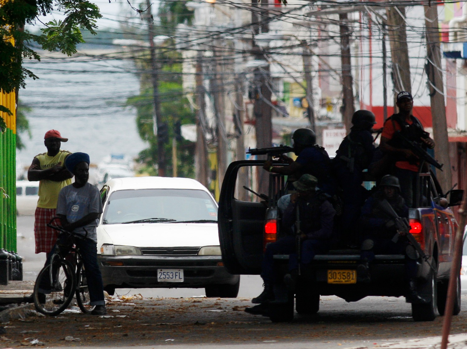 AI denuncia una cultura del miedo de la policía jamaicana para tapar sus crímenes