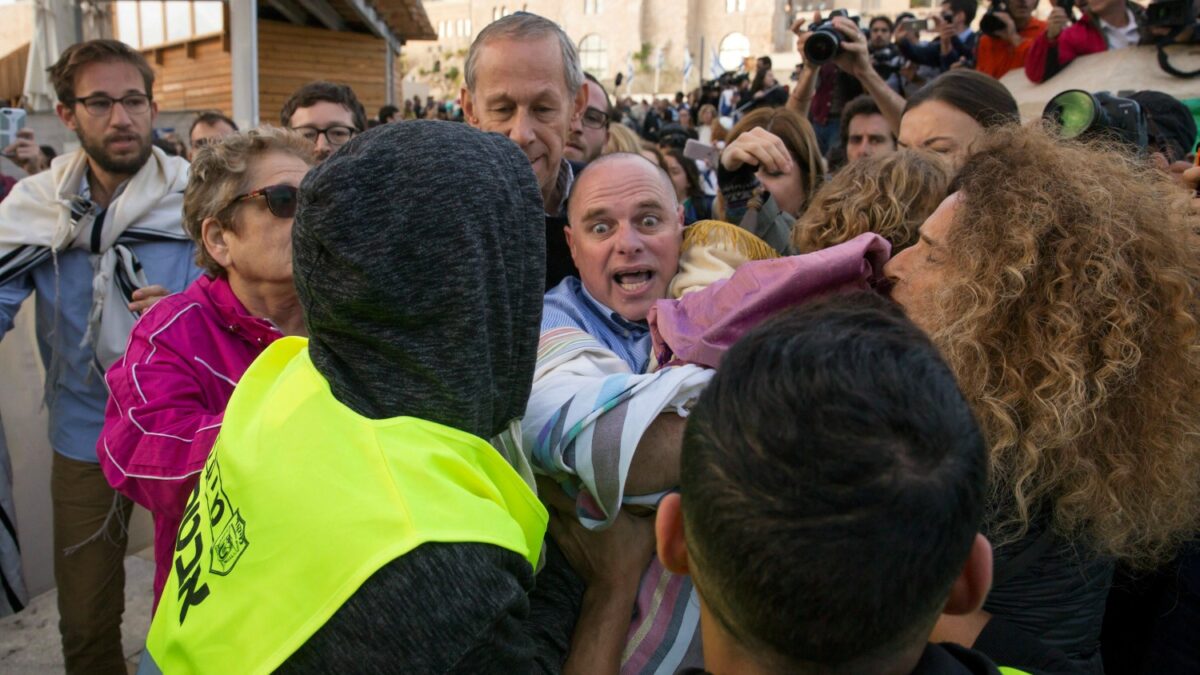 Judíos ortodoxos y reformistas se enfrentan en el Muro de las Lamentaciones