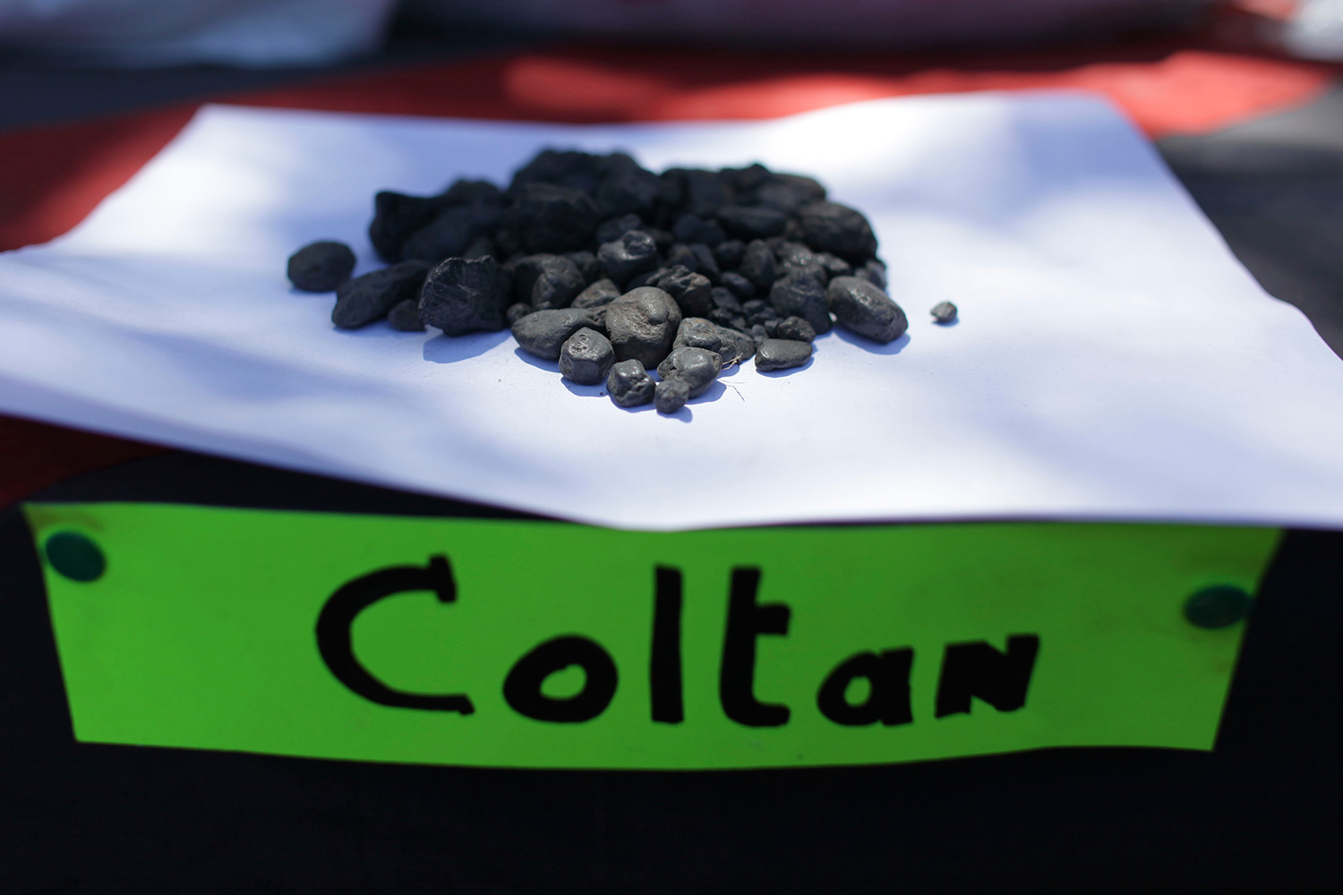 Coltán, el otro oro negro. (Foto: Ariana Cubillos /AP)