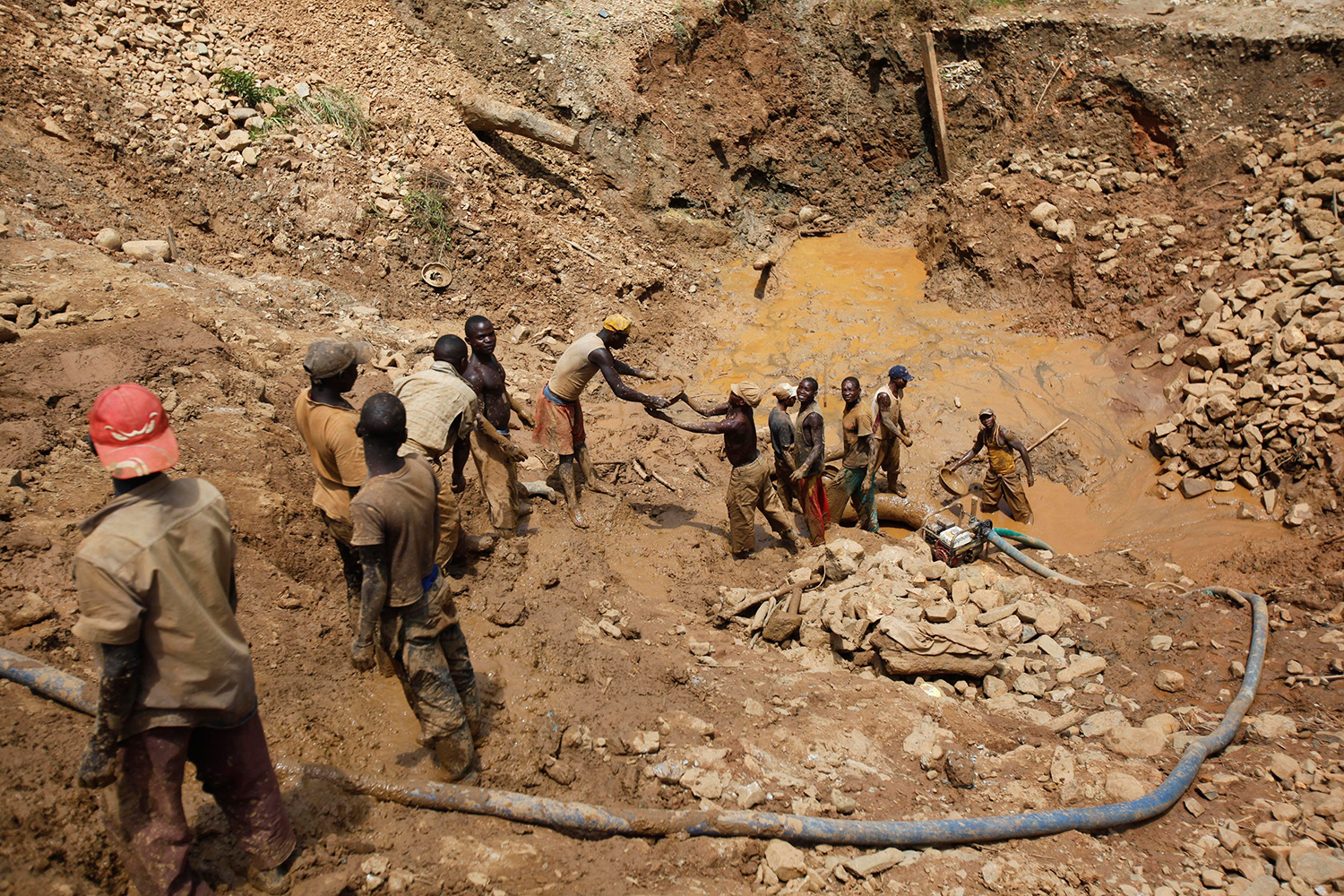 Yacimiento cerca de la localidad de Mongbwalu, en la República Democrática del Congo. (Foto: Reuters Staff)