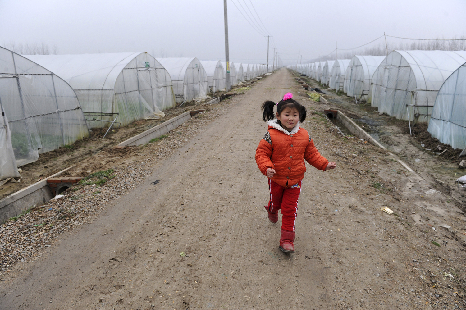 El auge económico en China provoca el abandono de nueve millones de niños en zonas rurales