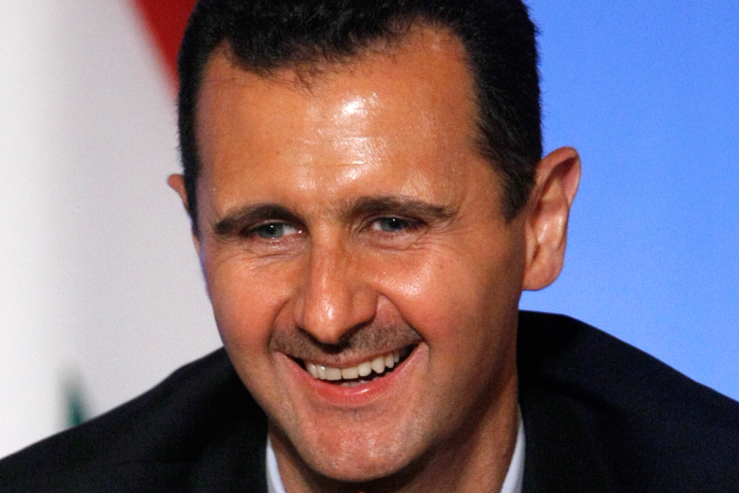 El presidente Assad se ríe y dice que duerme bien cuando un periodista le pregunta por todos los niños muertos en Siria