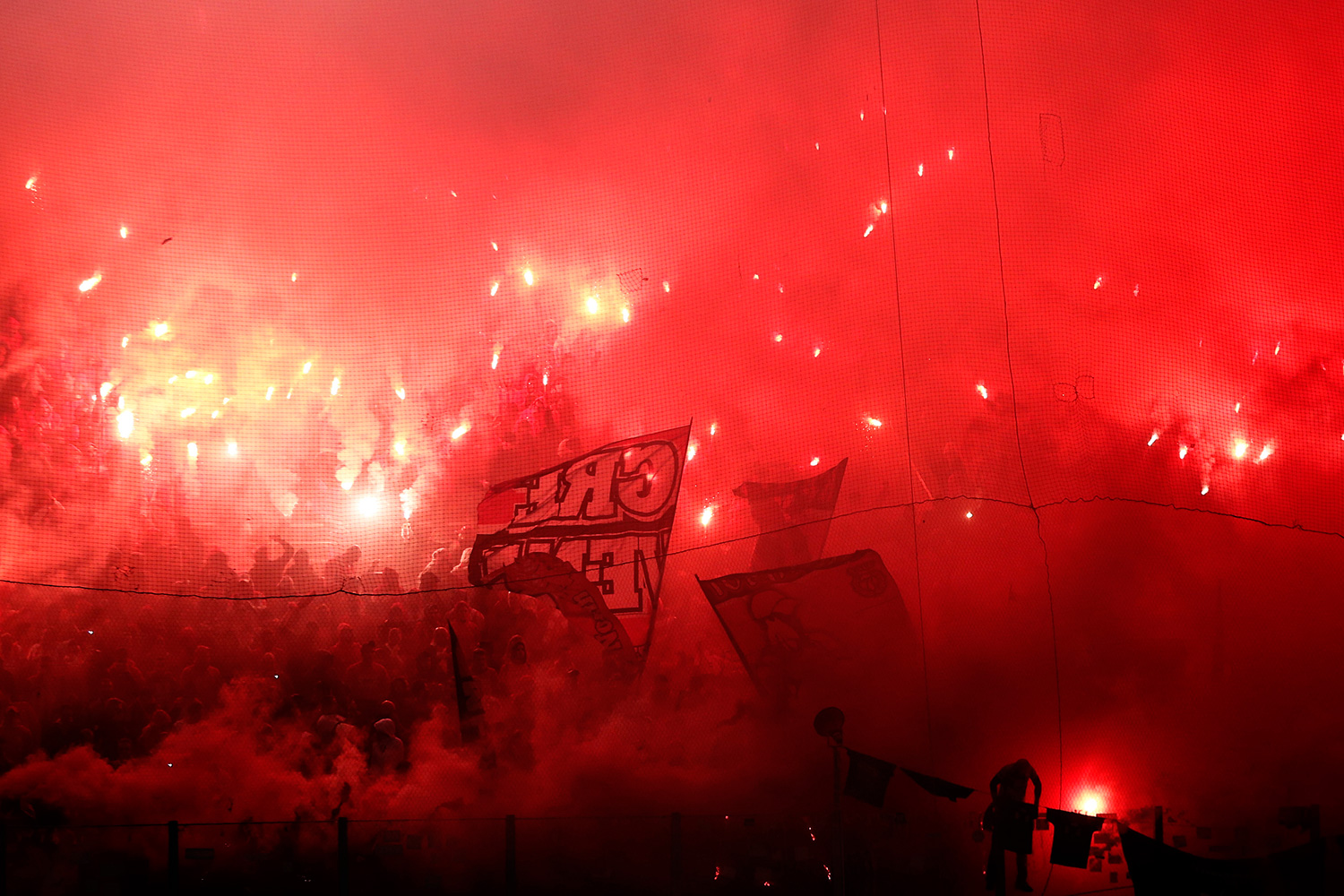 Grecia suspende todas sus competiciones de fútbol tras un incendio en la casa del presidente de los árbitros