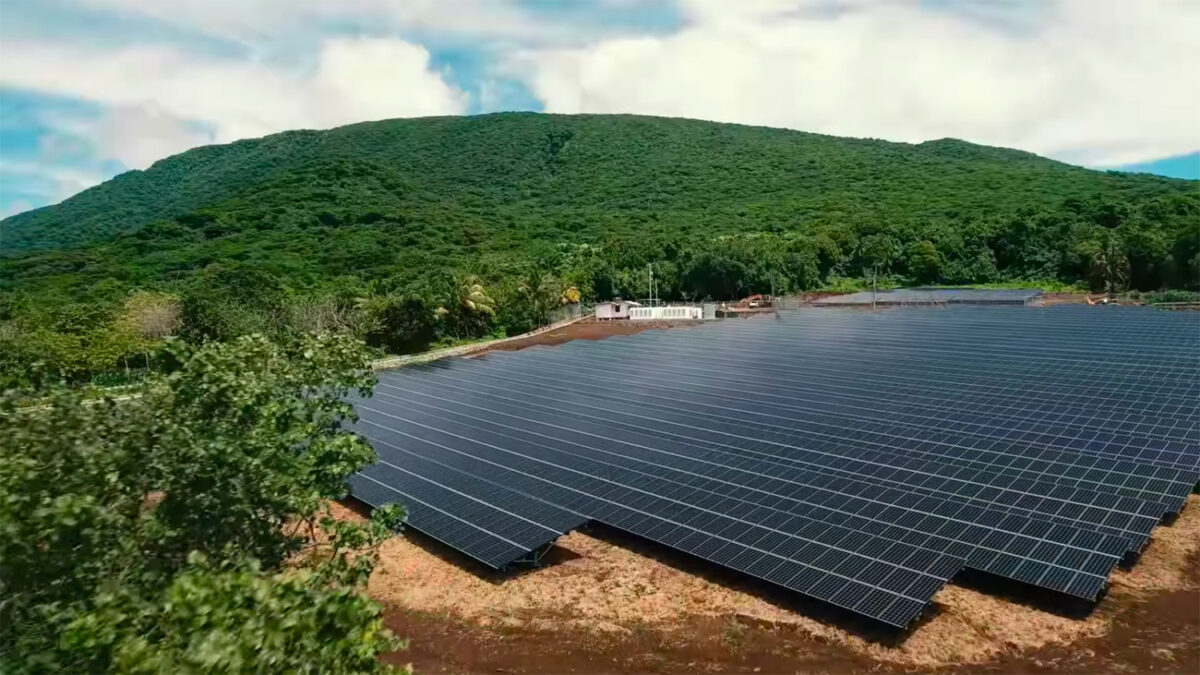 Tesla consigue que una isla del Pacífico funcione únicamente con energía solar