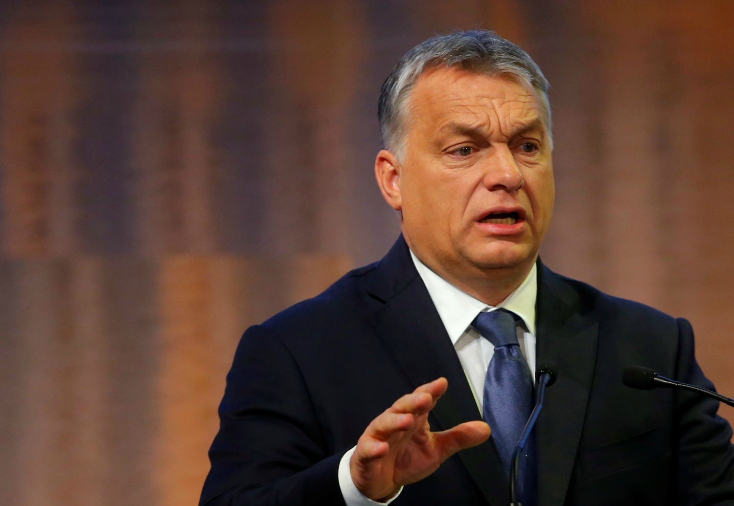 Orban no prohibirá por ley el reasentamiento de refugiados