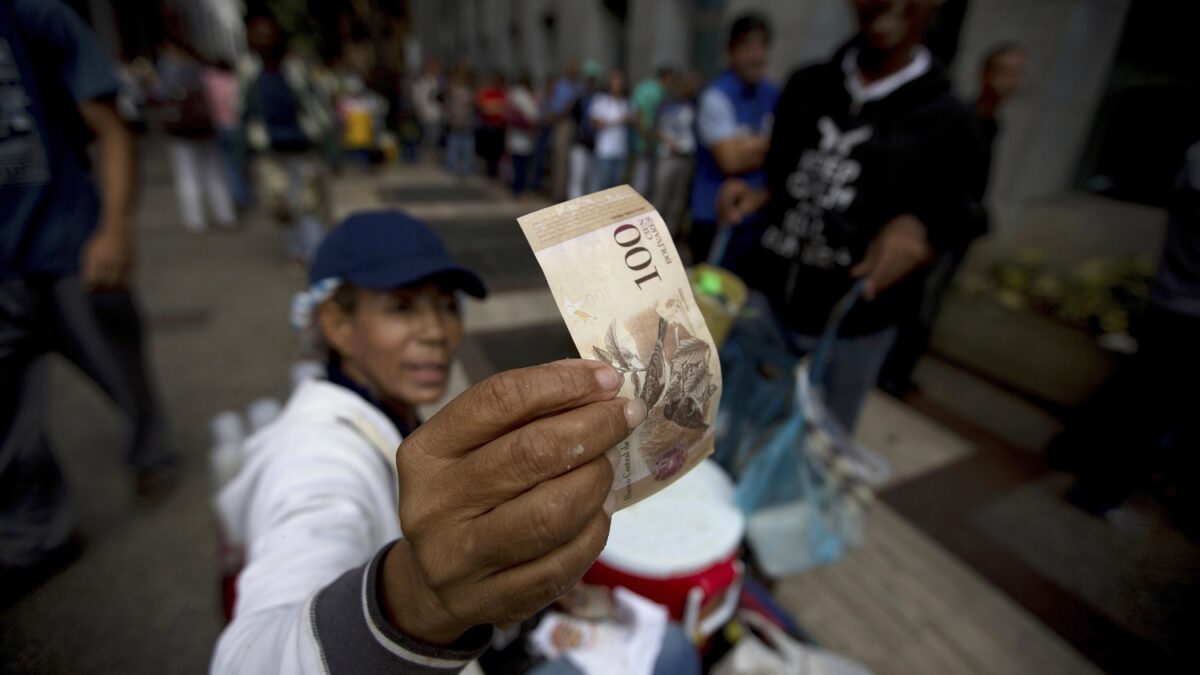 Maduro vuelve a ampliar la vigencia del billete de 100 bolívares