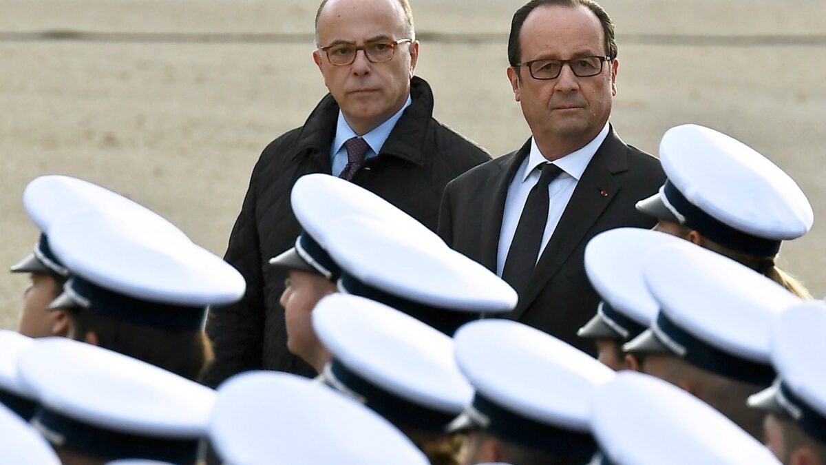 Bernard Cazeneuve sustituye a Valls como primer ministro francés